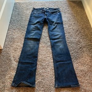 Hollister Med/Dark Wash Boot Cut Jeans! Size 1S!